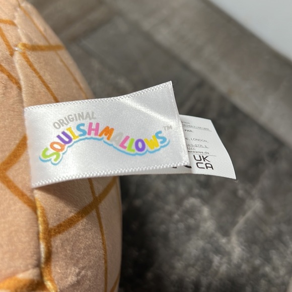 2023 Squishmallows 18" Glady the Rainbow Ice Cream Sundae Plush Toy - Picture 5 of 7